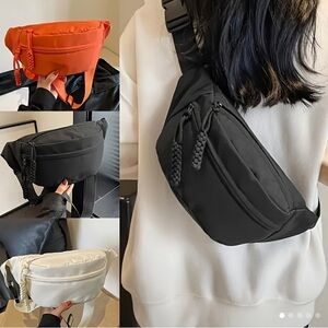 Source Unknown Black Belt Bag with Adjustable Strap